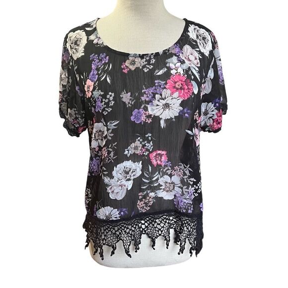 Eyeshadow Size Large Sheer Floral Black Short Sleeve Crocheted Trim Blouse - Picture 1 of 3